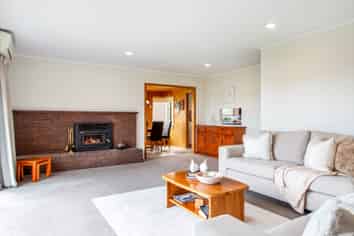 77 Bollard Avenue, New Windsor