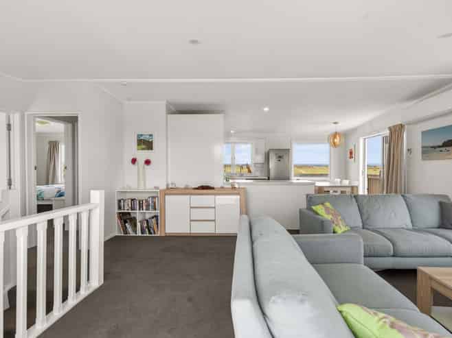 38 Pukehina Parade, Pukehina