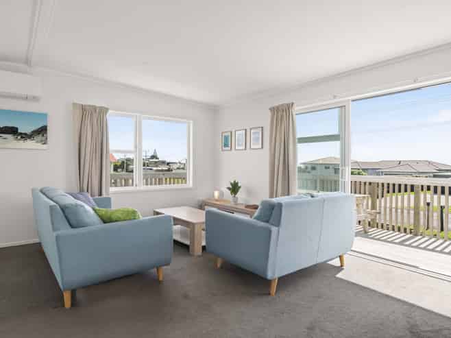 38 Pukehina Parade, Pukehina