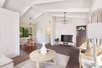 38 Carlton Terrace, Westown