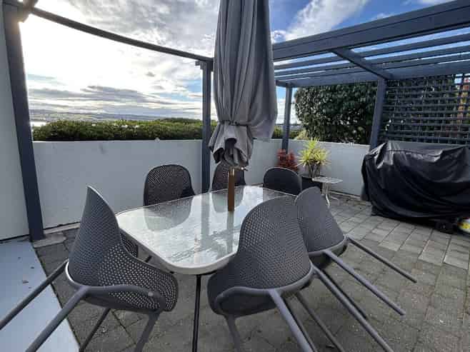 2/57 Arrowsmith Avenue, Waipahihi