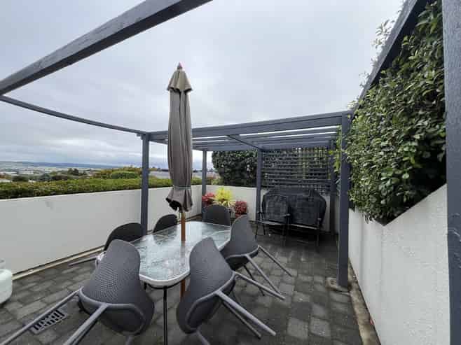 2/57 Arrowsmith Avenue, Waipahihi