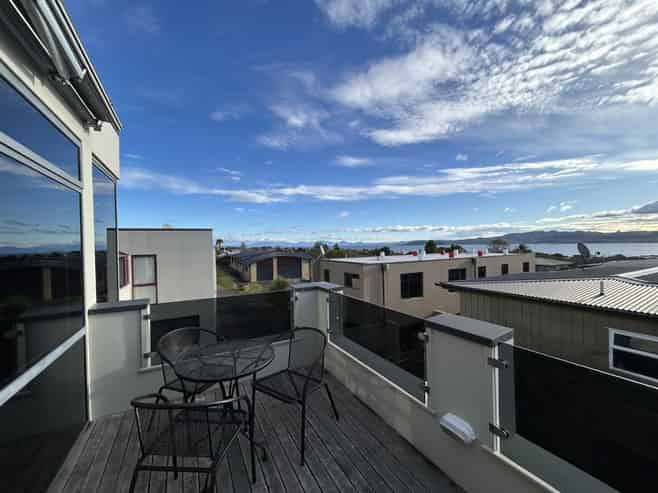 2/57 Arrowsmith Avenue, Waipahihi