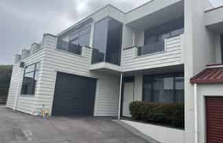 2/57 Arrowsmith Avenue, Waipahihi