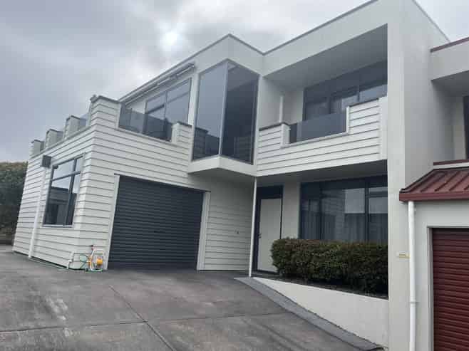 2/57 Arrowsmith Avenue, Waipahihi