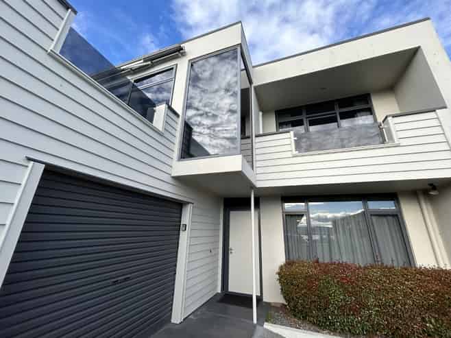 2/57 Arrowsmith Avenue, Waipahihi