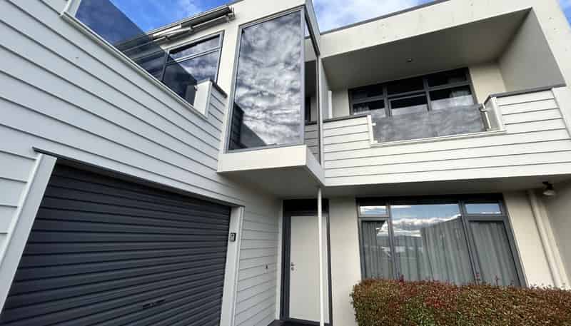 2/57 Arrowsmith Avenue, Waipahihi