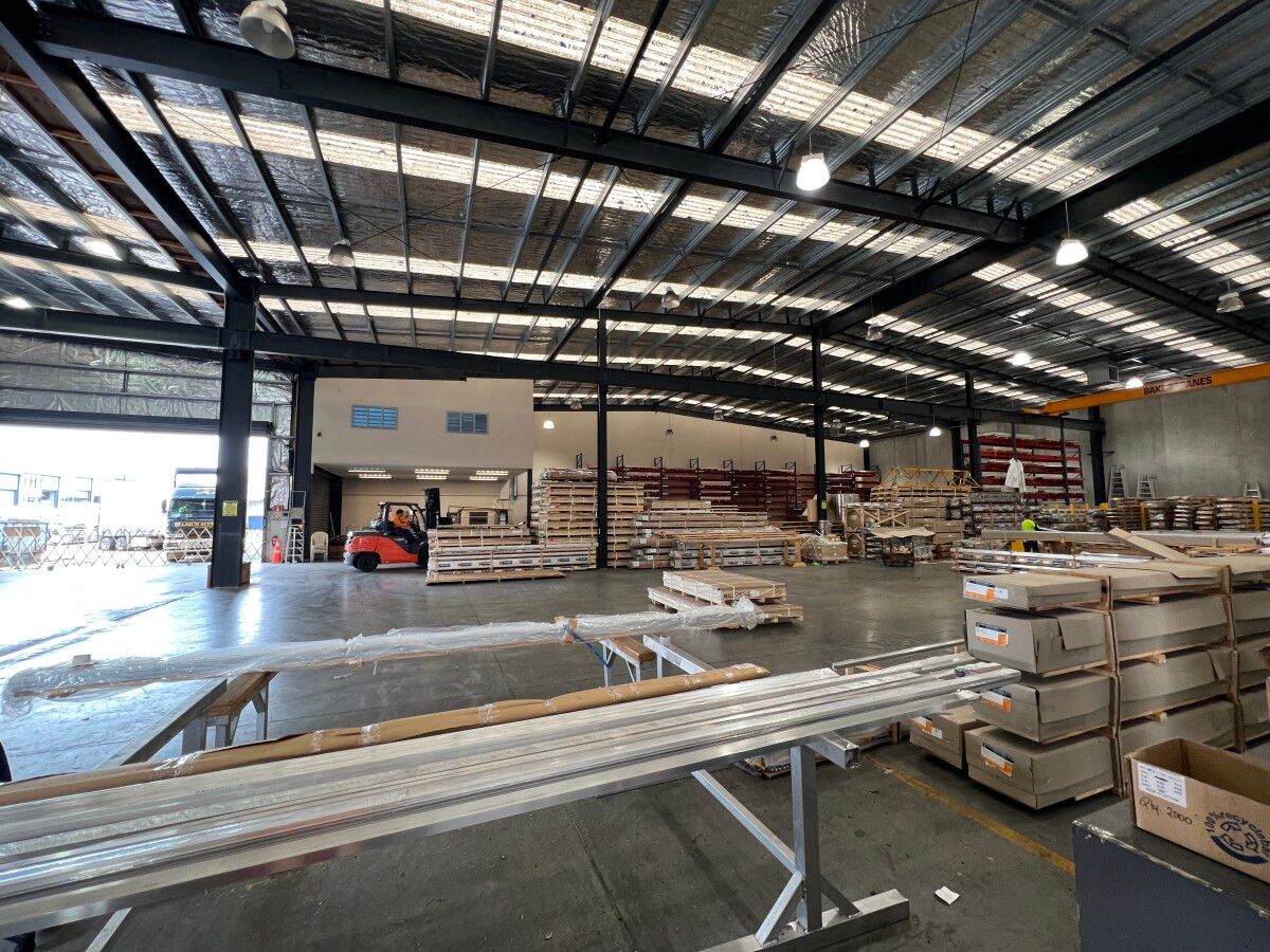 Prominent Road‑frontage Office/warehouse - Ansicht 4