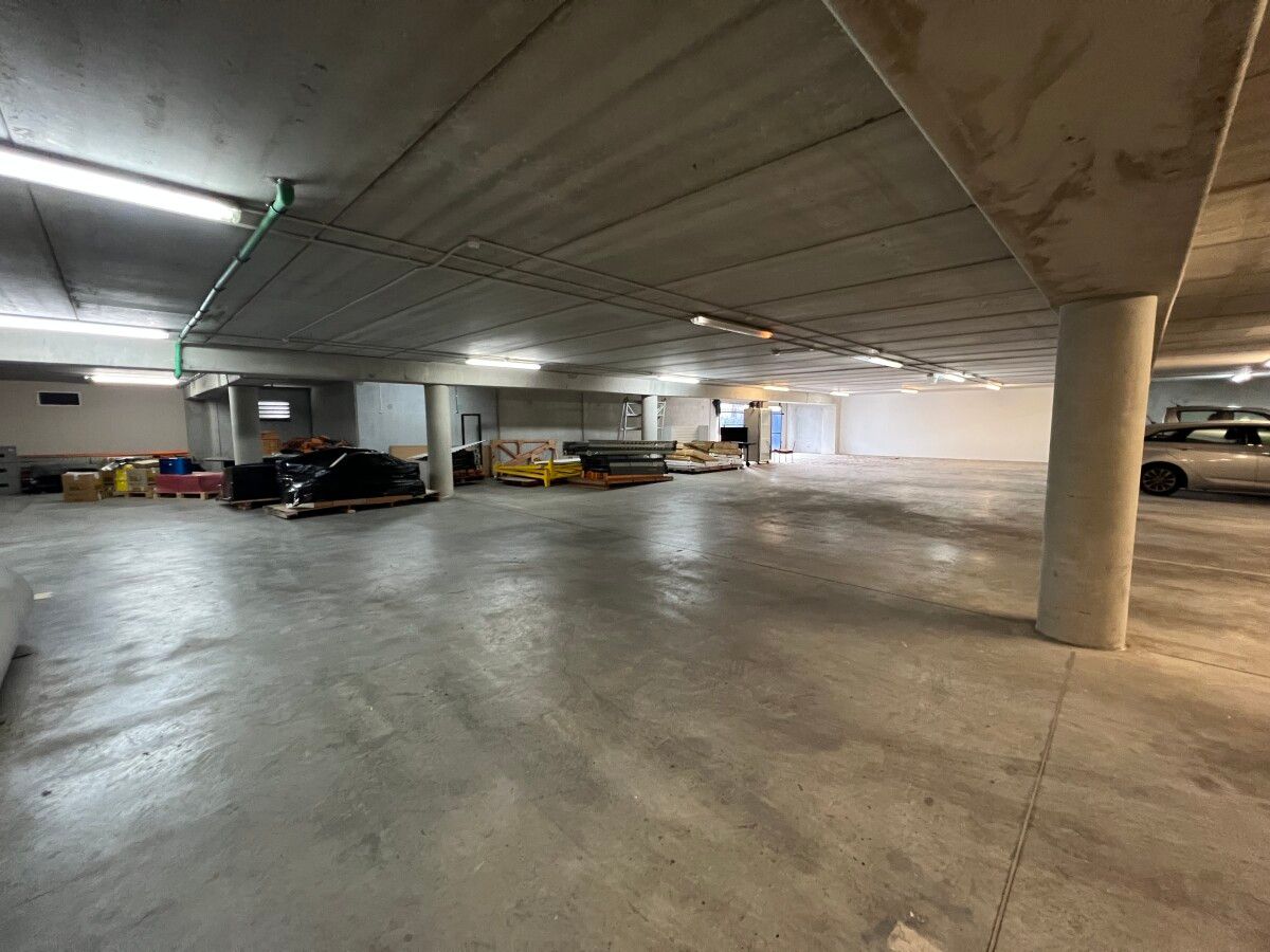 Prominent Road‑frontage Office/warehouse - Mehr