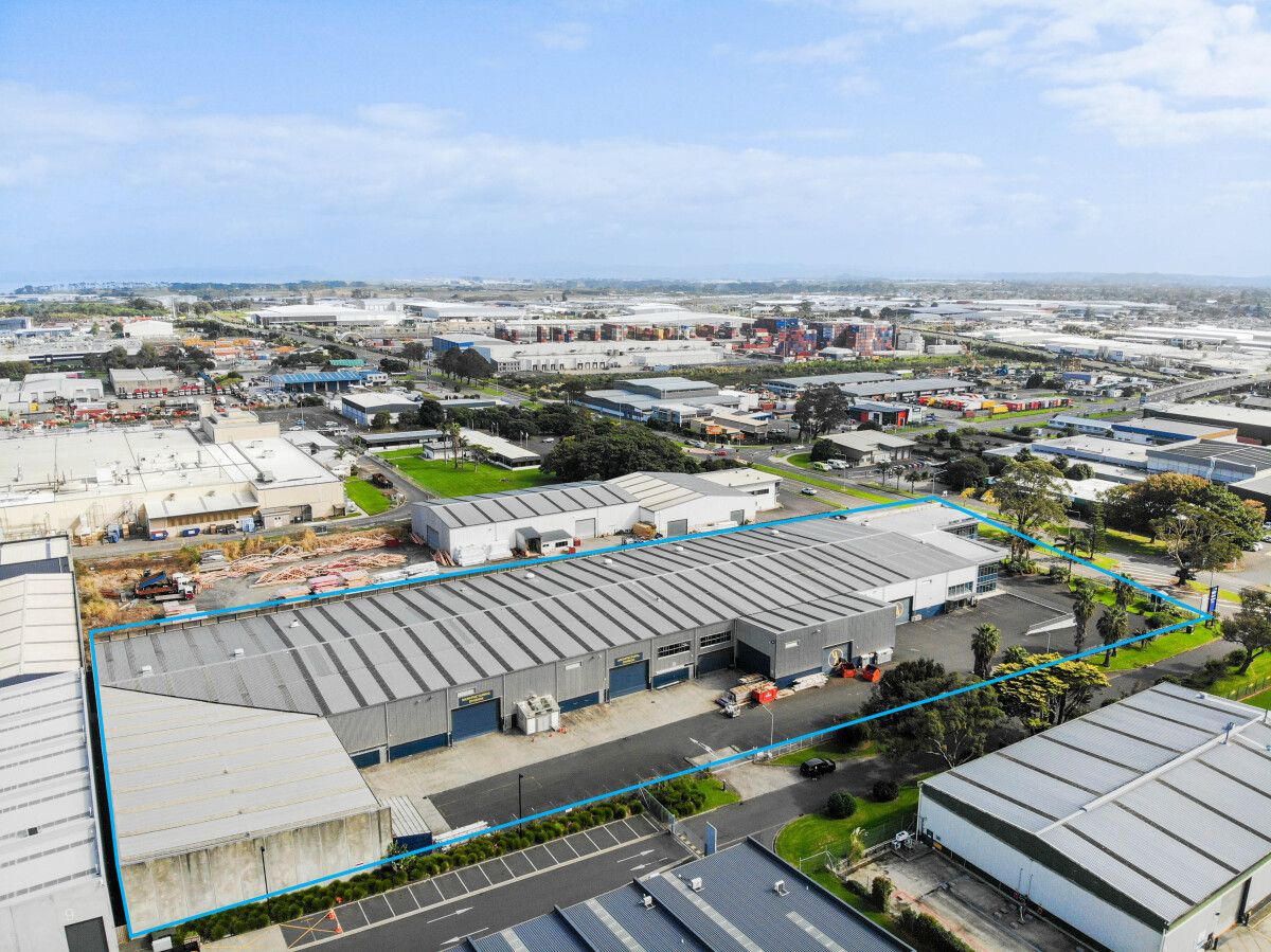 Cost Effective Industrial Headquarters - 9,197m², Wiri
