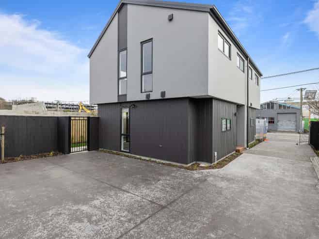 4/80 Harman Street, Addington