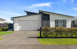 10 Karo Road, Beachlands