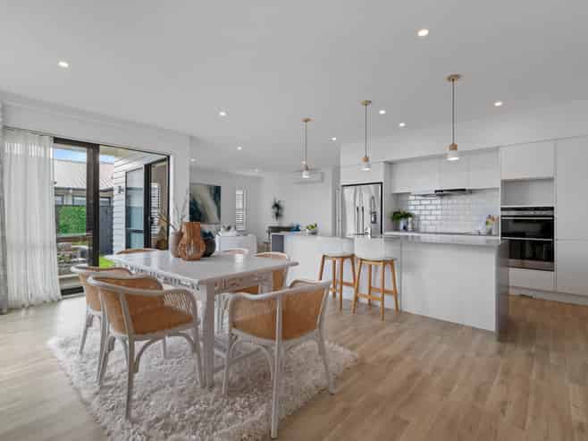 10 Karo Road, Beachlands