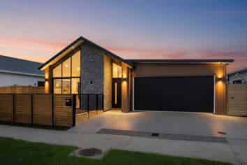 12 & 14 Tuwai Crescent, Opaheke