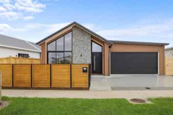 12 & 14 Tuwai Crescent, Opaheke