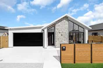 12 & 14 Tuwai Crescent, Opaheke