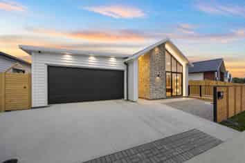 12 & 14 Tuwai Crescent, Opaheke