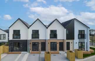 8 Harbourside Parade, Hobsonville