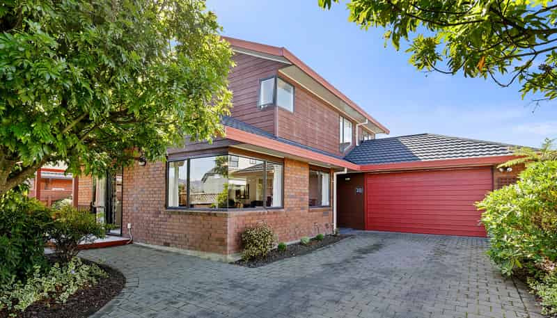 28 De Menech Grove, AVALON