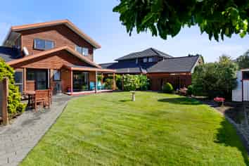 28 De Menech Grove, AVALON