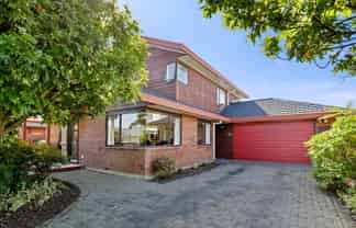 28 De Menech Grove, Avalon