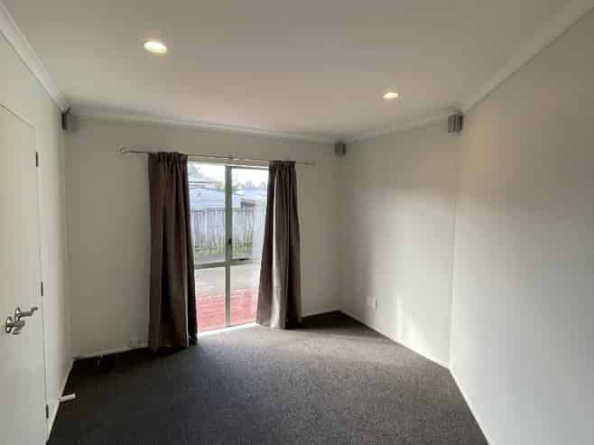 1/60 Riverpark Crescent, Henderson