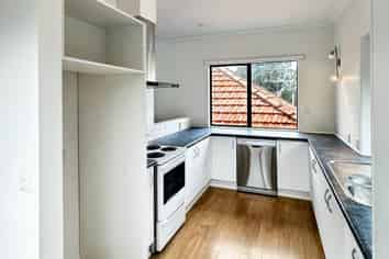 2/42 Lingarth Street, Remuera