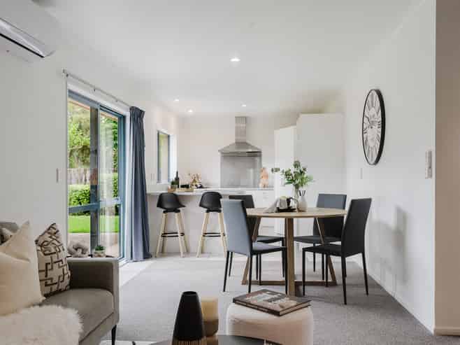 29 Somerton Drive, Huntington