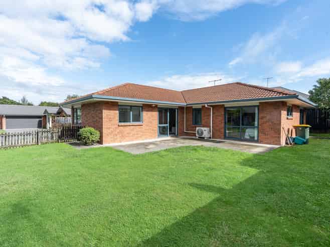 29 Somerton Drive, Huntington