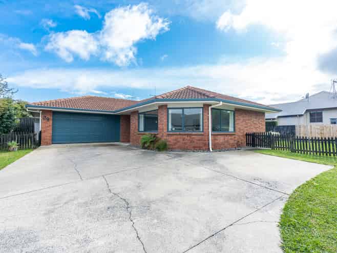 29 Somerton Drive, Huntington