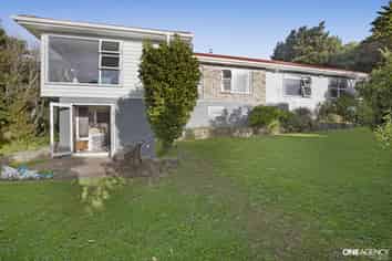 13 Wilmshurst Place, Tawa