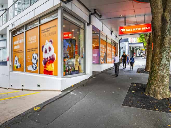 Prime Queen Street retail with car park