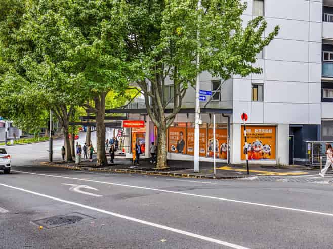 Prime Queen Street retail with car park