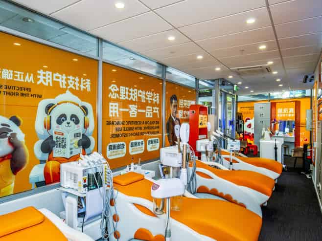 Prime Queen Street retail with car park