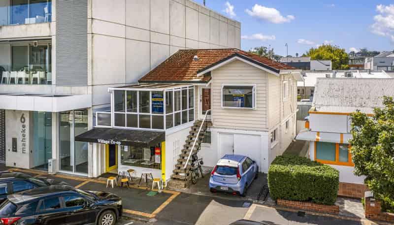 8 Maheke Street, St Heliers