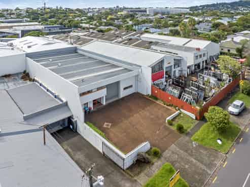 Vacant City Fringe warehouse on mixed use land