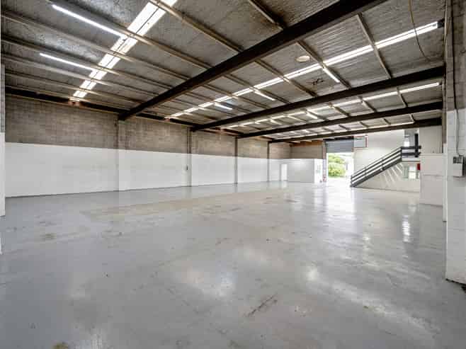 Vacant City Fringe warehouse on mixed use land