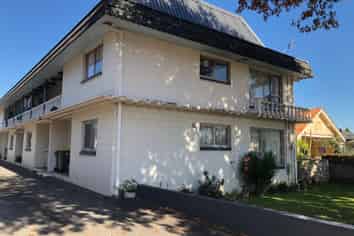 2/10 Wellington Street, Hamilton East