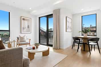 102/2A Te Ara Taurapa, Point Chevalier