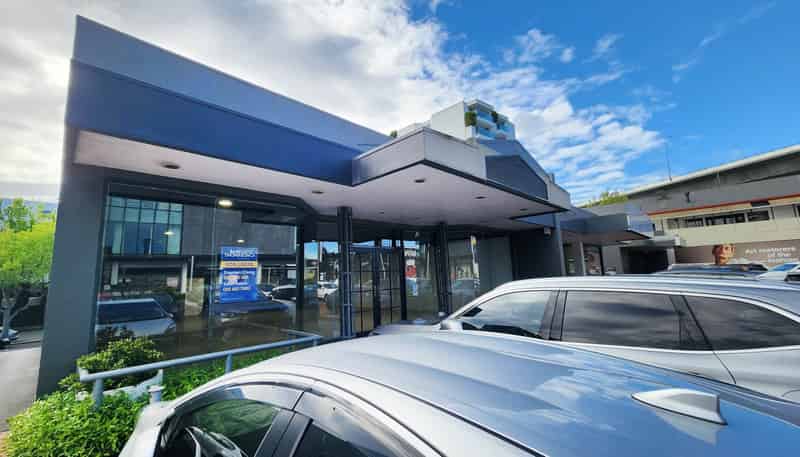 402 Broadway, Newmarket