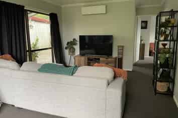 b/4 Colonial Place, Kelvin Grove