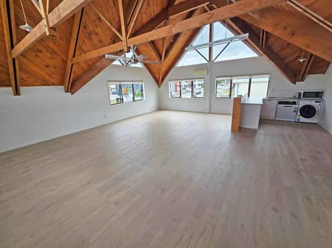 OVER & ABOVE! MODERN BANK STREET OFFICES TO LEASE
