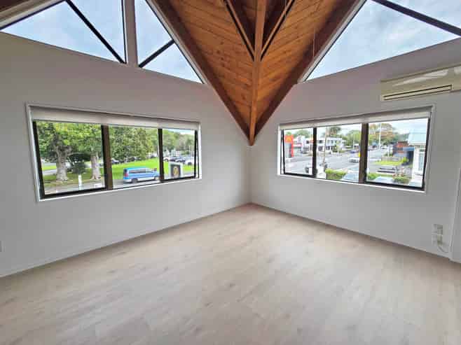 LIGHT-FILLED REFURBISHED CATHEDRAL OFFICE IN CBD
