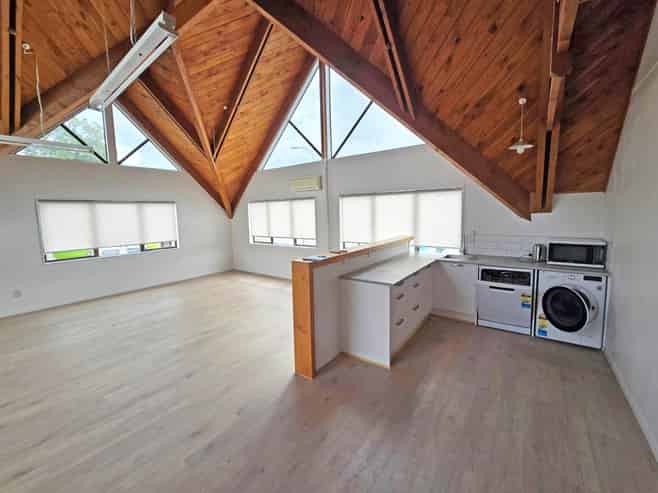 OVER & ABOVE! MODERN BANK STREET OFFICES TO LEASE
