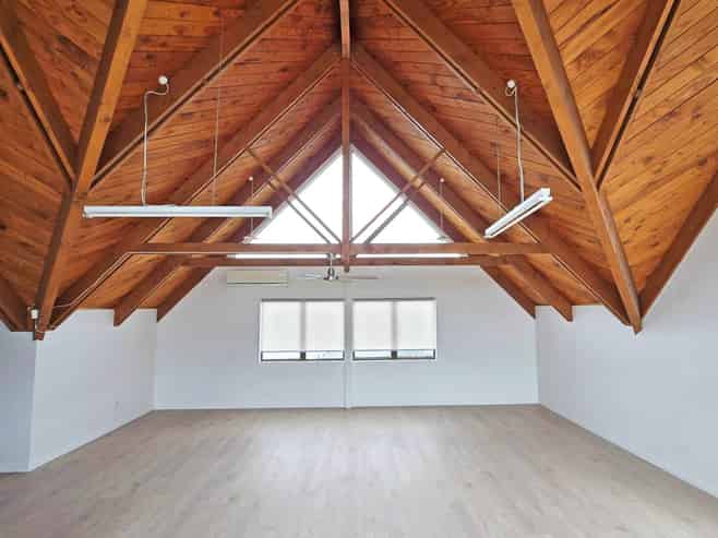 OVER & ABOVE! MODERN BANK STREET OFFICES TO LEASE
