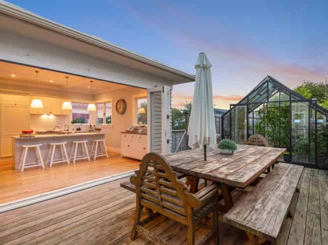 41 Lake Road, Devonport