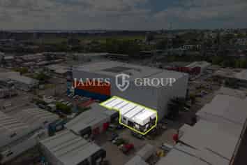 FUNCTIONAL NEW LYNN WAREHOUSE + 6 CARPARKS