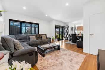23 Tannaghmore Drive, Flat Bush