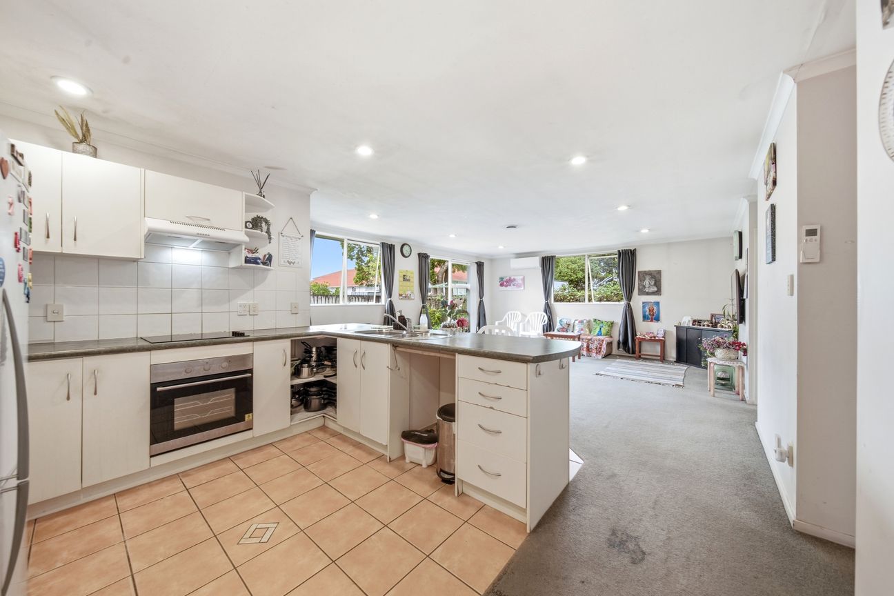 Solid Brick & Tile Home with Space and Comfort - Ansicht 5