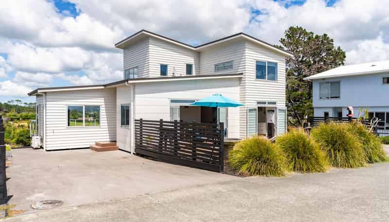 8 Cornwall Way, Mangawhai Heads